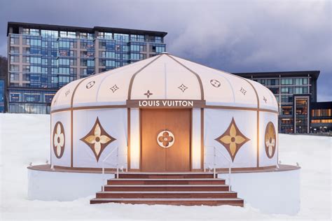 lv niseko|Louis Vuitton opens a pop.